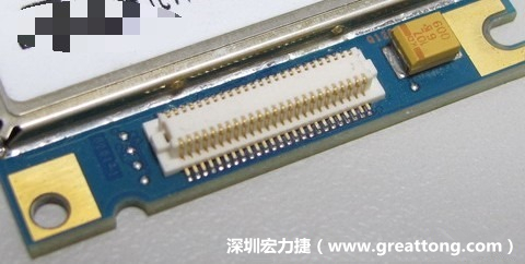 PCBA大講堂：板對板連接器下面裸銅設(shè)計(jì)，造成模組功能不良