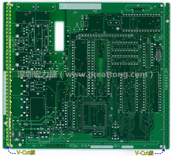 所謂【V-cut】是印刷電路板(PCB)廠商依據(jù)客戶的圖紙要求,事先在PCB的特定位置用轉(zhuǎn)盤刀具切割好的一條條分割線,其目的是為了方便后續(xù)SMT電路板組裝完成后的「分板(De-panel)」之用,因?yàn)槠淝懈詈蟮耐庑涂雌饋砭拖駛€(gè)英文的【V】字型,因此得名。
