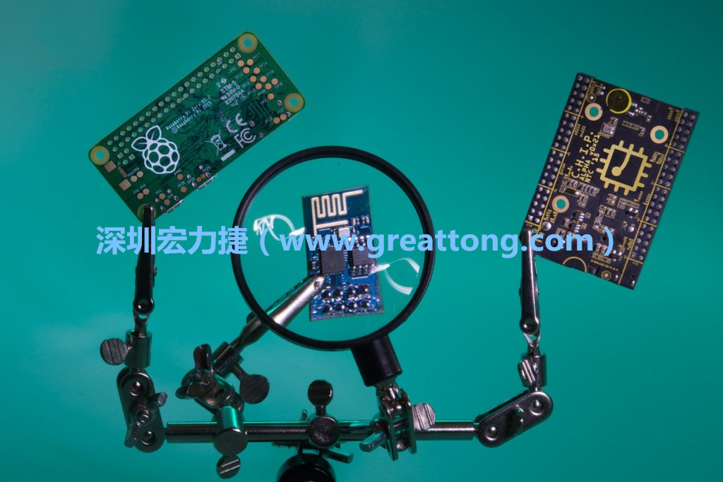 A Raspberry Pi Zero、ESP8266和CHIP。