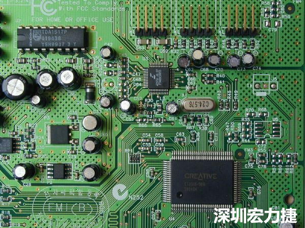 針對(duì)PCB區(qū)塊產(chǎn)生的EMI干擾問(wèn)題，可使用EMI改善對(duì)策元件重點(diǎn)改善。
