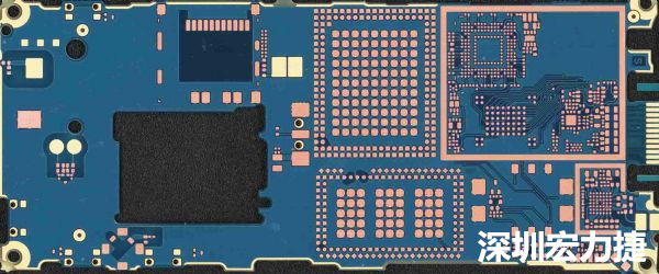 手機可用的PCB空間相當小，而1片式的設計是節(jié)省成本的作法，如何做到區(qū)隔不同子系統(tǒng)、降低雜訊干擾，是設計關鍵。