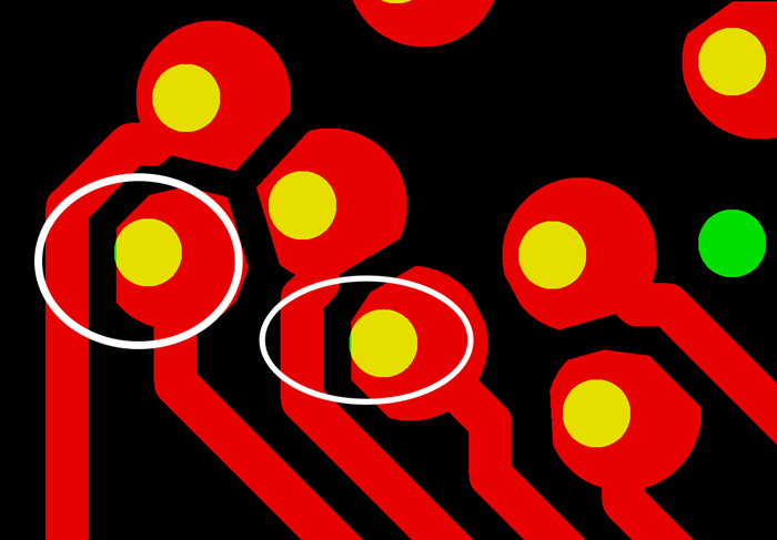 PCB生產(chǎn)會產(chǎn)生同一方向性的小小量偏移，焊盤被削的方向無規(guī)則，最惡劣的情況還會出現(xiàn)個(gè)別孔破焊環(huán)